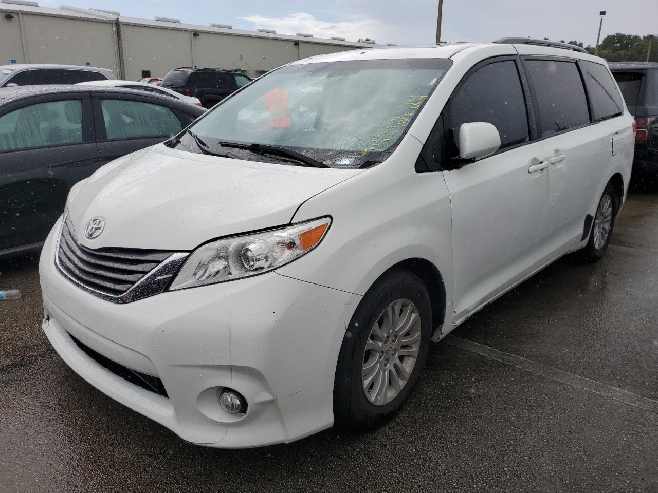 2011 Toyota Sienna VIN 5TDYK3DC7BS050557