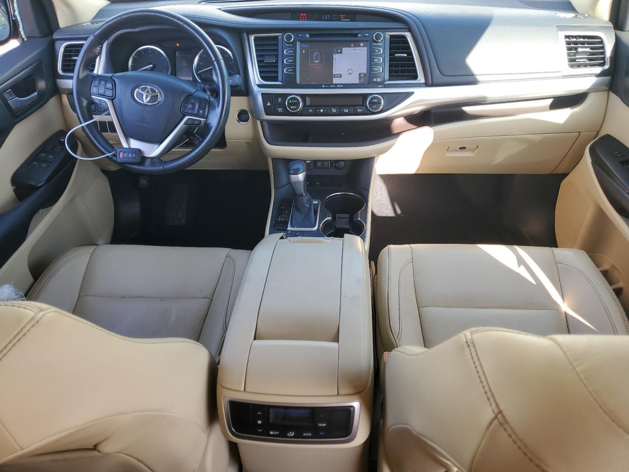 2018 Toyota Highlander VIN 5TDKZRFH9JS532264 Copart auction photo, side damage thumbnail 8