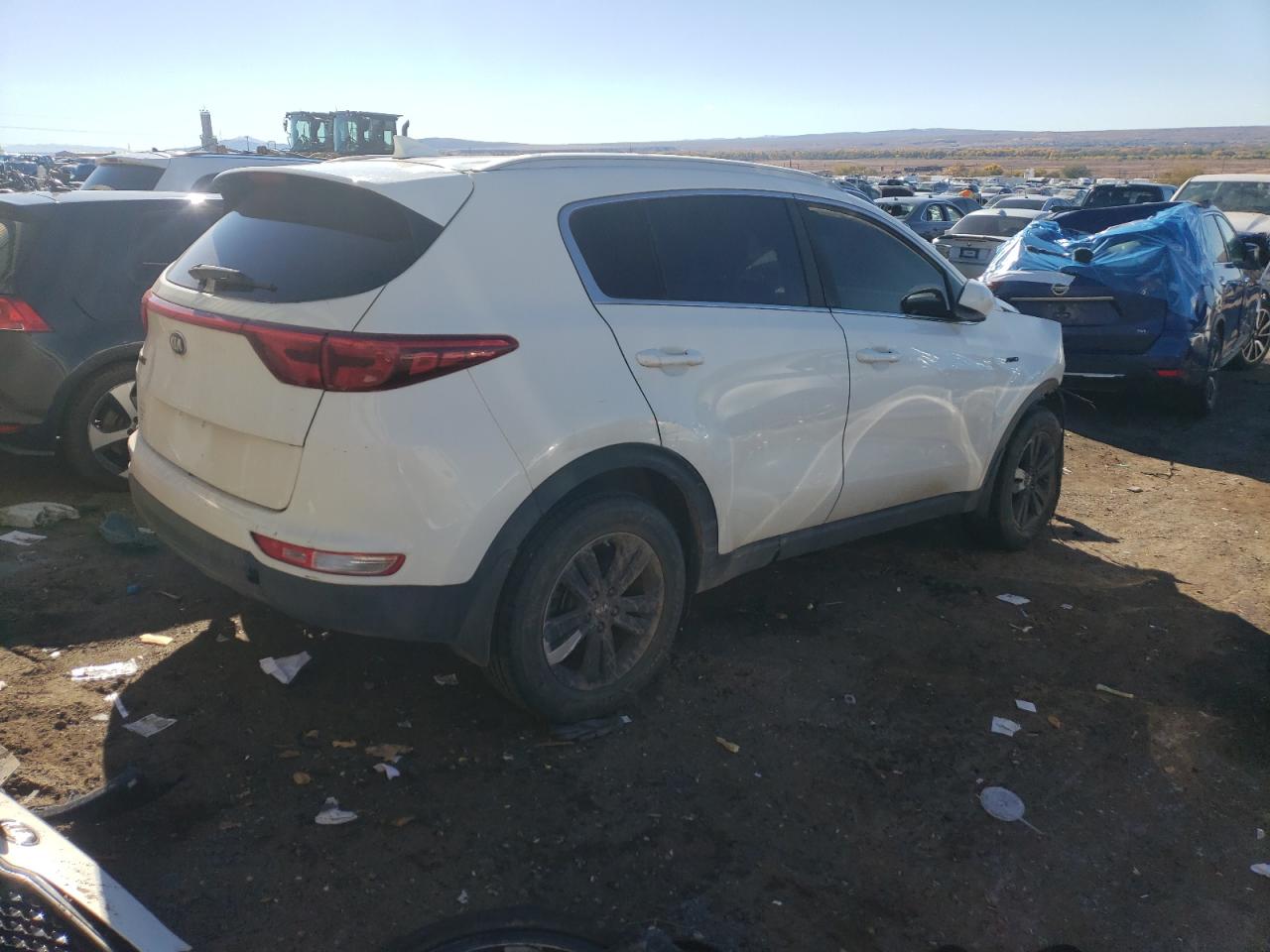2017 KIA Sportage VIN KNDPMCAC7H7187902 Copart auction photo, front end damage thumbnail 3