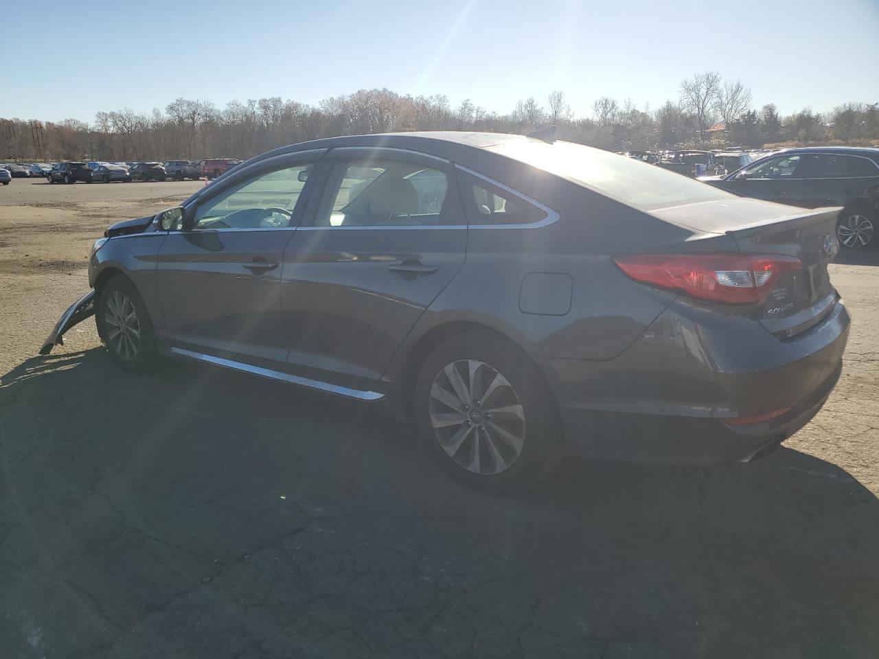 2016 Hyundai Sonata VIN 5NPE34AF0GH313201 Copart auction photo, front end / minor dent/scratches damage thumbnail 2