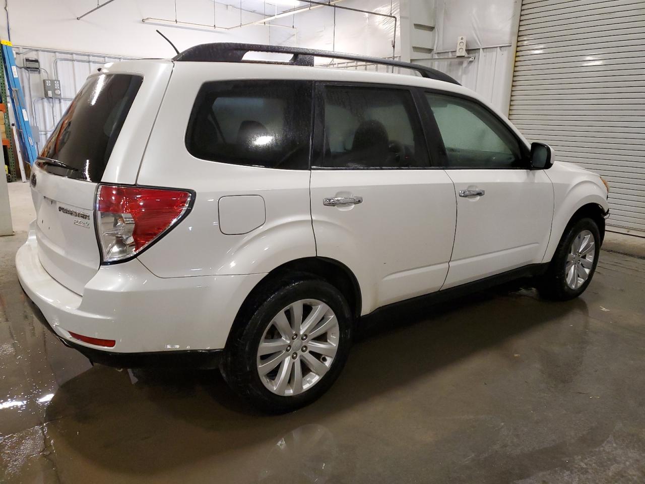 2013 Subaru Forester VIN JF2SHACC8DH433460 Copart auction photo, front end damage thumbnail 3