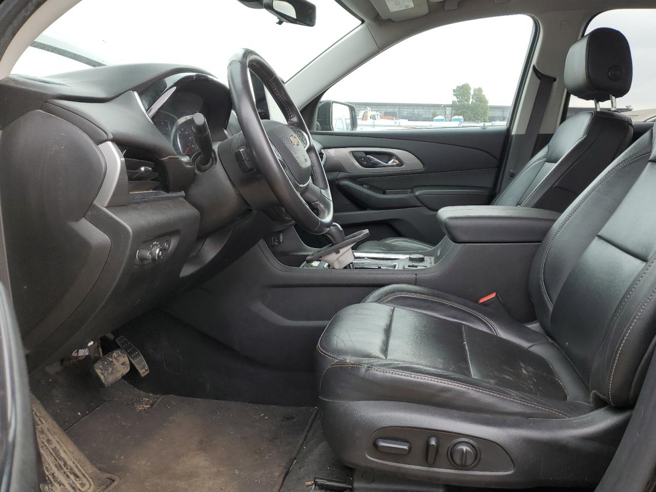 2020 Chevrolet Traverse VIN 1GNEVHKW9LJ134163 Copart auction photo, side / front end damage thumbnail 7