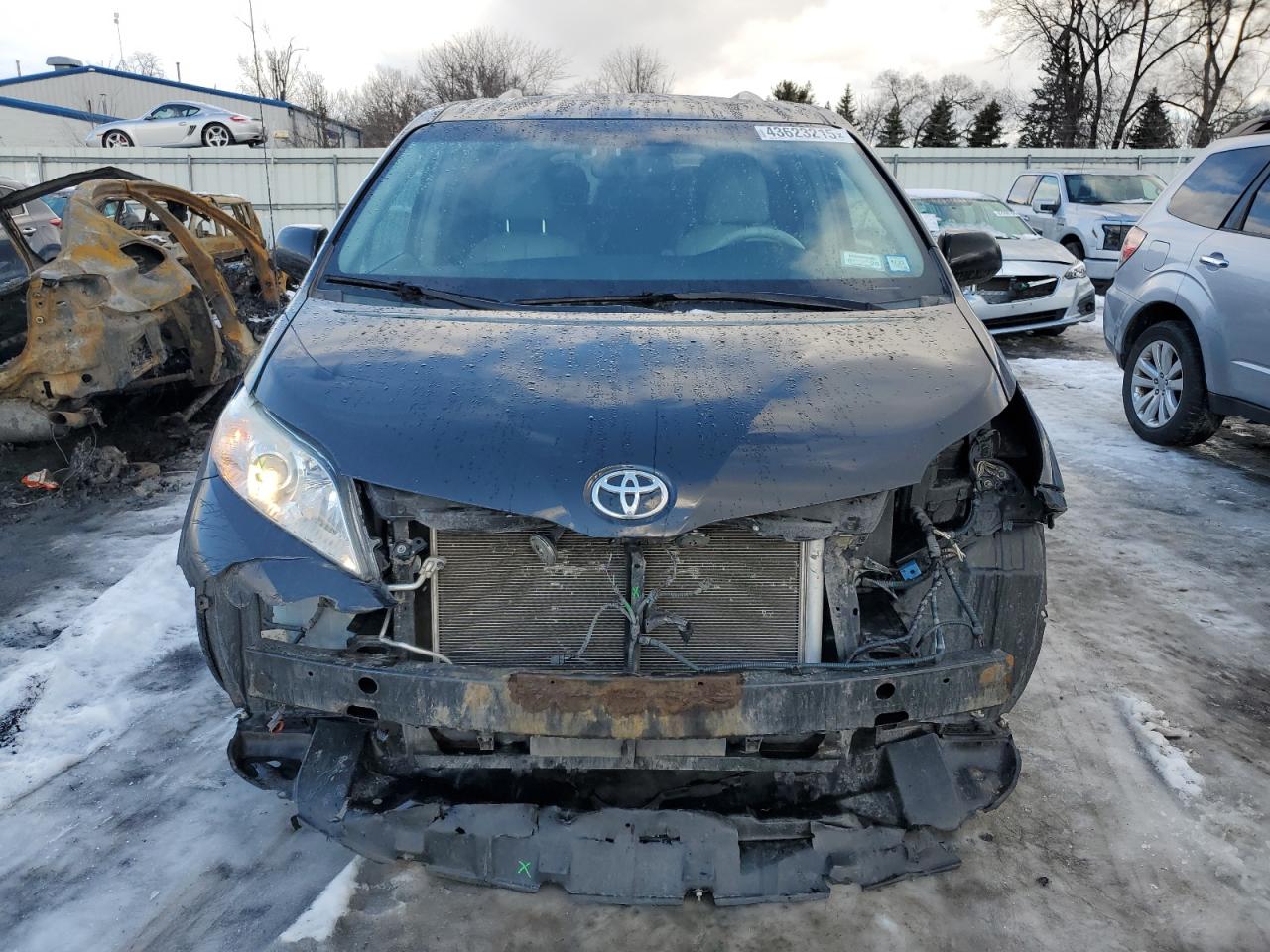 2014 Toyota Sienna VIN 5TDDK3DC0ES091440 Copart auction photo, front end damage thumbnail 5