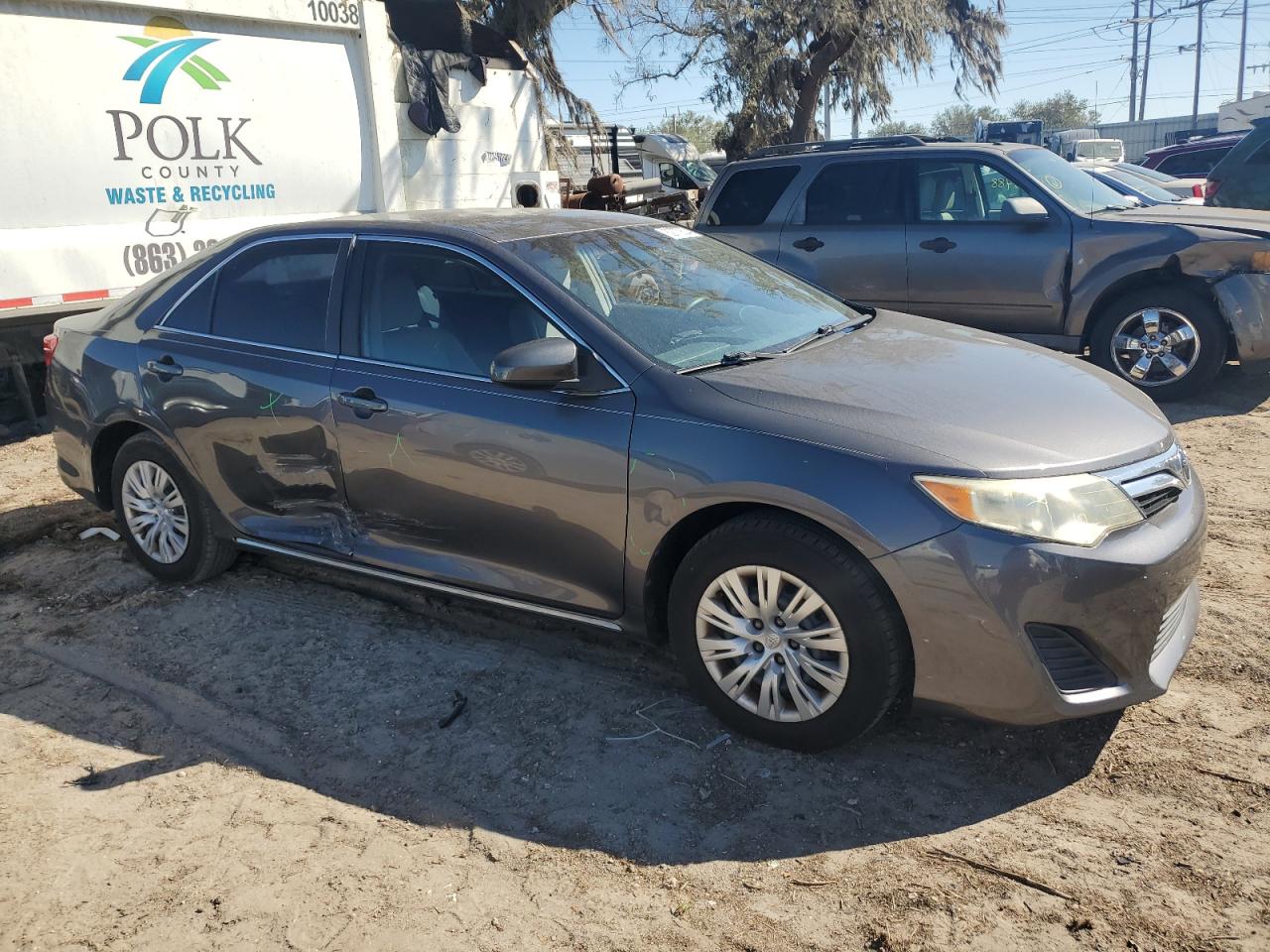 2014 Toyota Camry VIN 4T4BF1FK6ER411586 Copart auction photo, side damage thumbnail 4