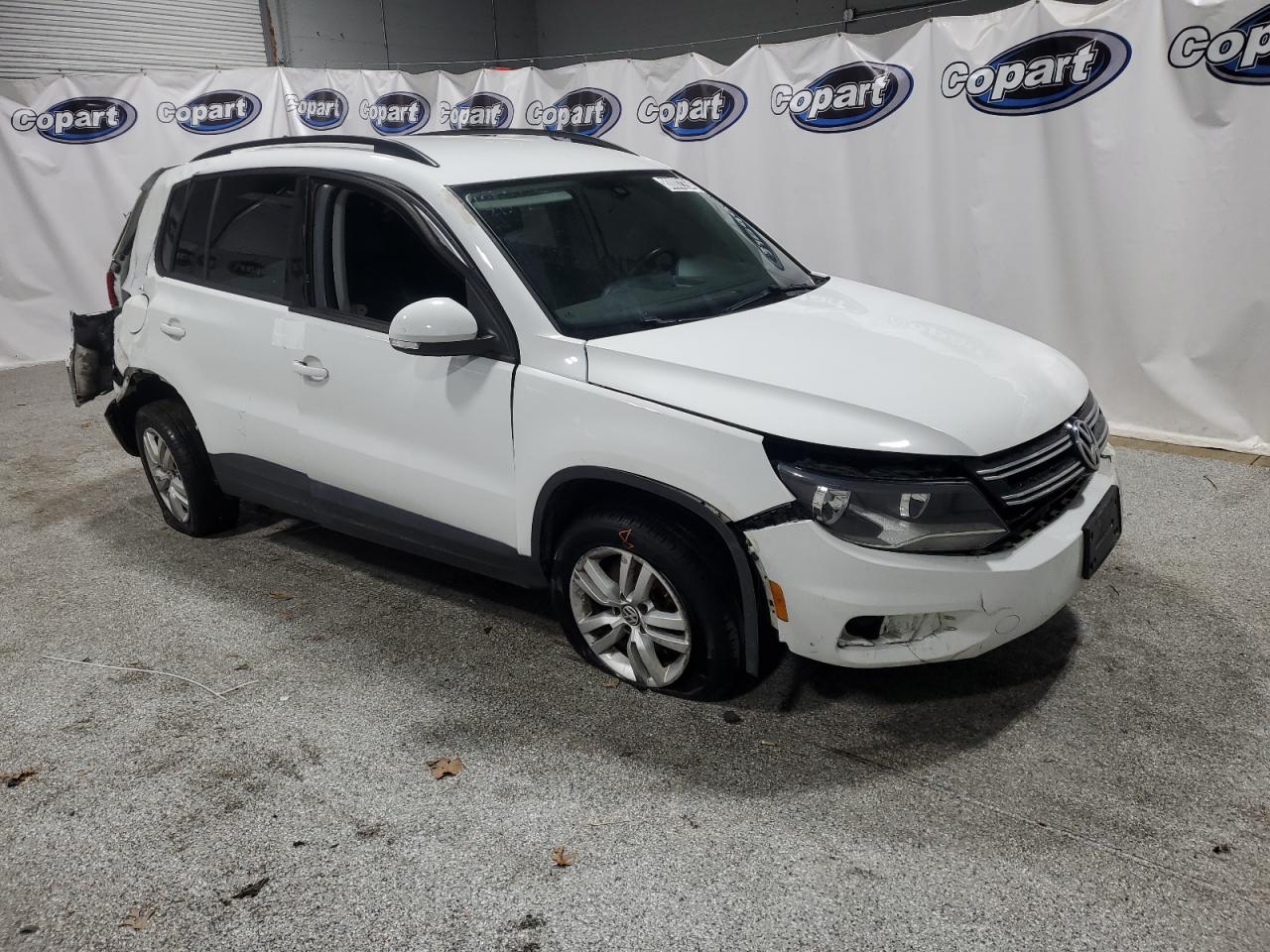 2017 Volkswagen Tiguan VIN WVGBV7AX9HW510107 Copart auction photo, all over damage thumbnail 4