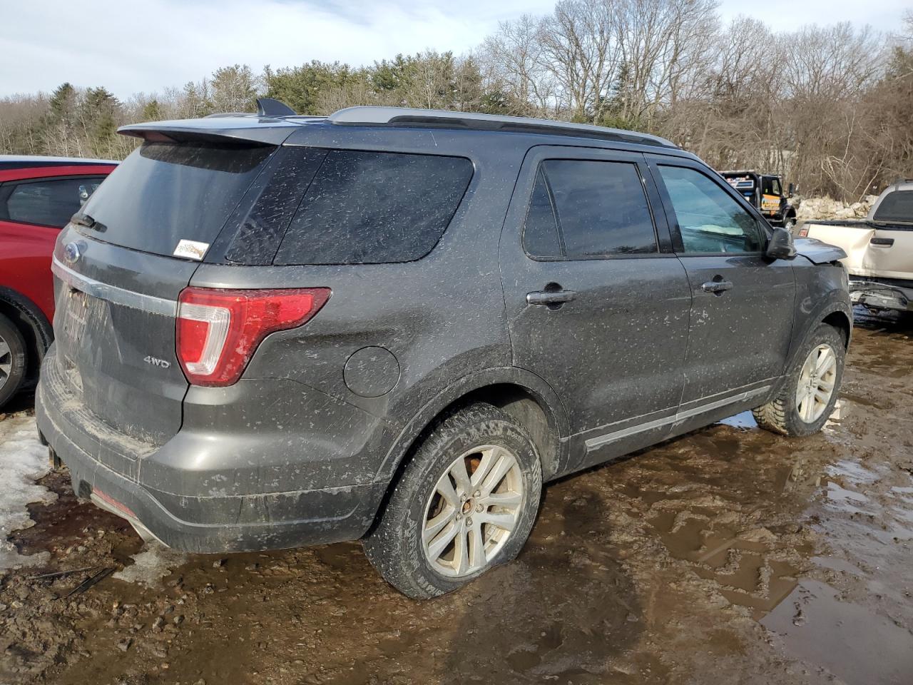 2018 Ford Explorer VIN 1FM5K8D87JGB73209 Copart auction photo, front end / minor dent/scratches damage thumbnail 3