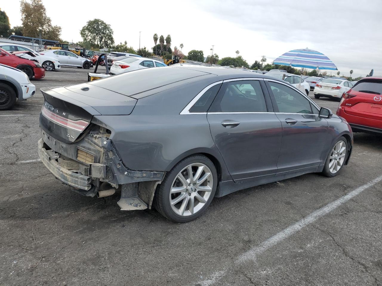 2016 Lincoln MKZ VIN 3LN6L2LU4GR603616 Copart auction photo, rear end / minor dent/scratches damage thumbnail 3