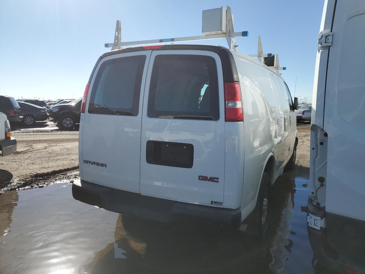 2017 GMC Savana VIN 1GTW7AFFXH1102600 Copart auction photo, front end / side damage thumbnail 3