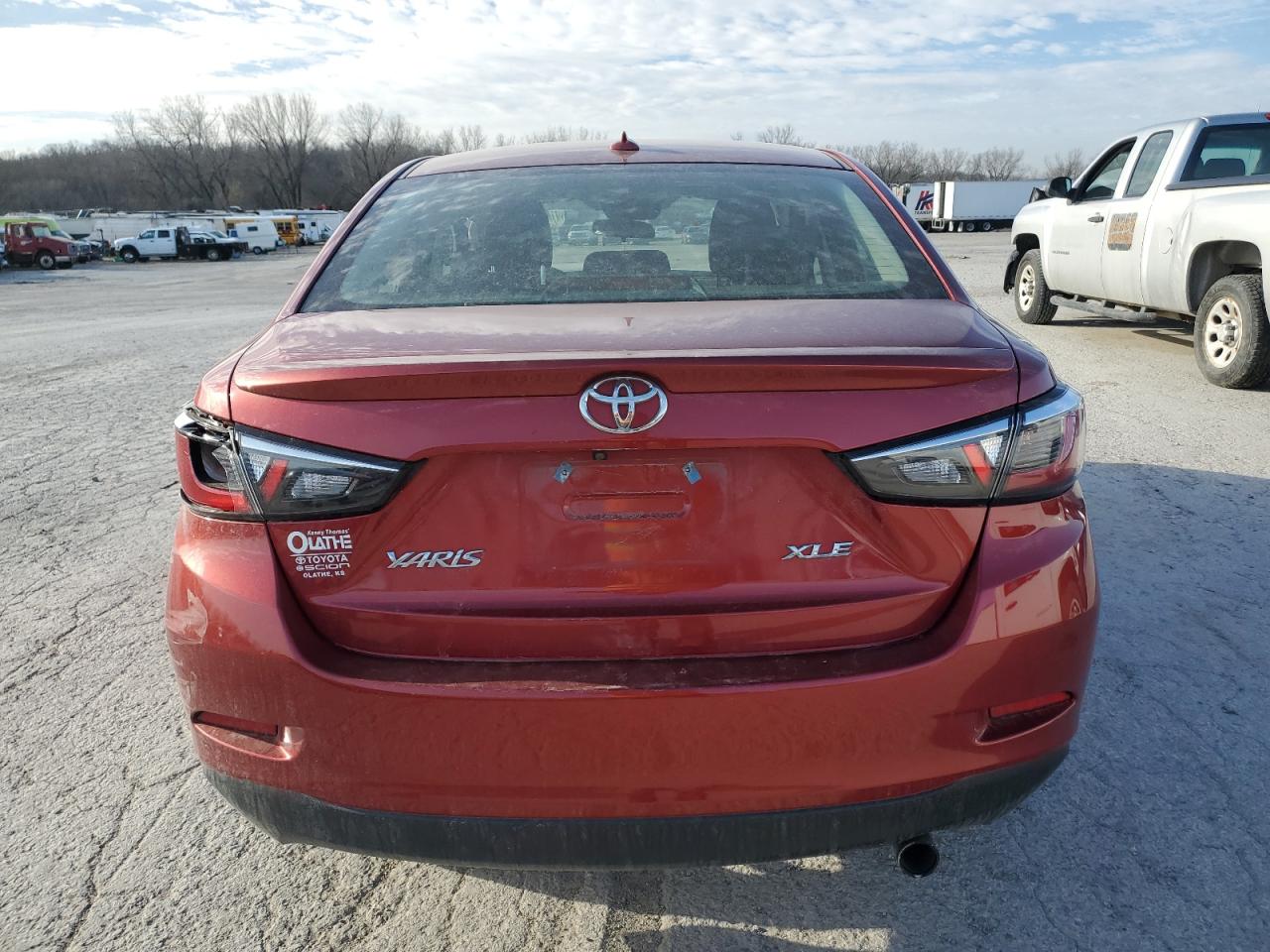 2019 Toyota Yaris VIN 3MYDLBYV3KY504475 Copart auction photo, front end / side damage thumbnail 6