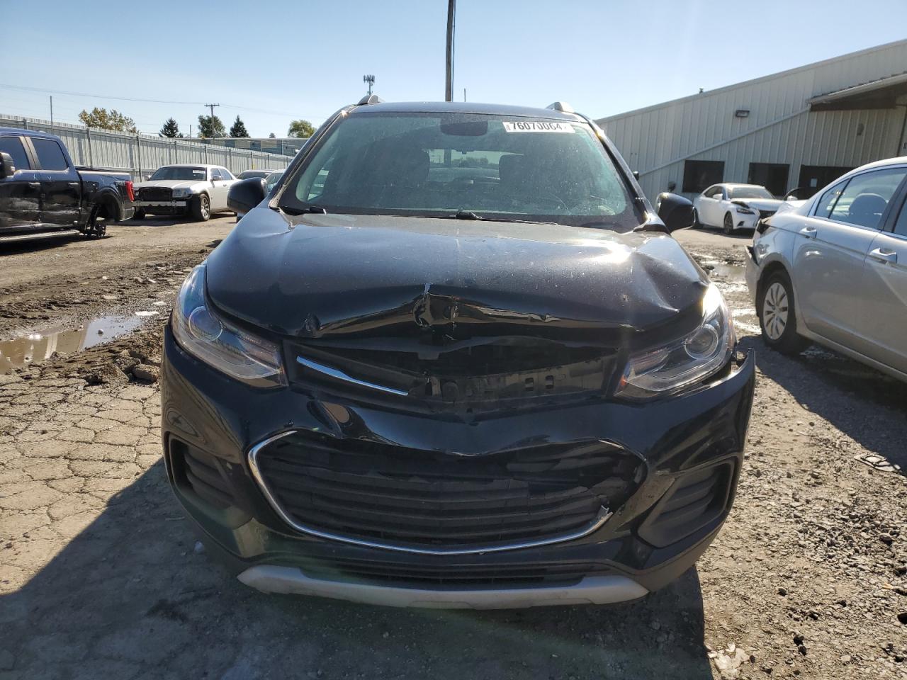 2019 Chevrolet Trax VIN 3GNCJLSB1KL396883 Copart auction photo, front end damage thumbnail 4