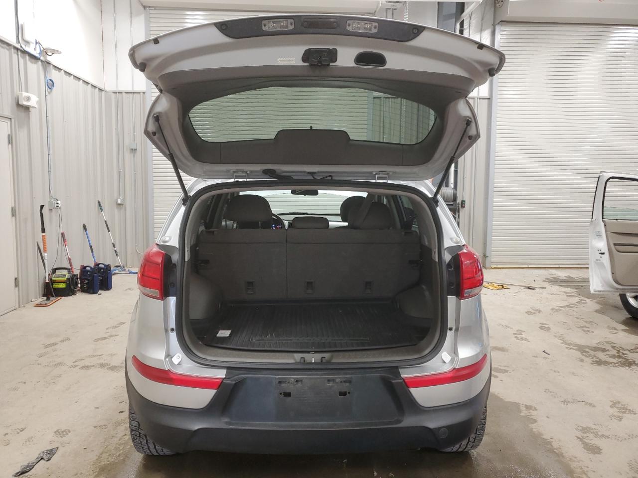 2015 KIA Sportage VIN KNDPBCACXF7694120 Copart auction photo, hail damage thumbnail 6