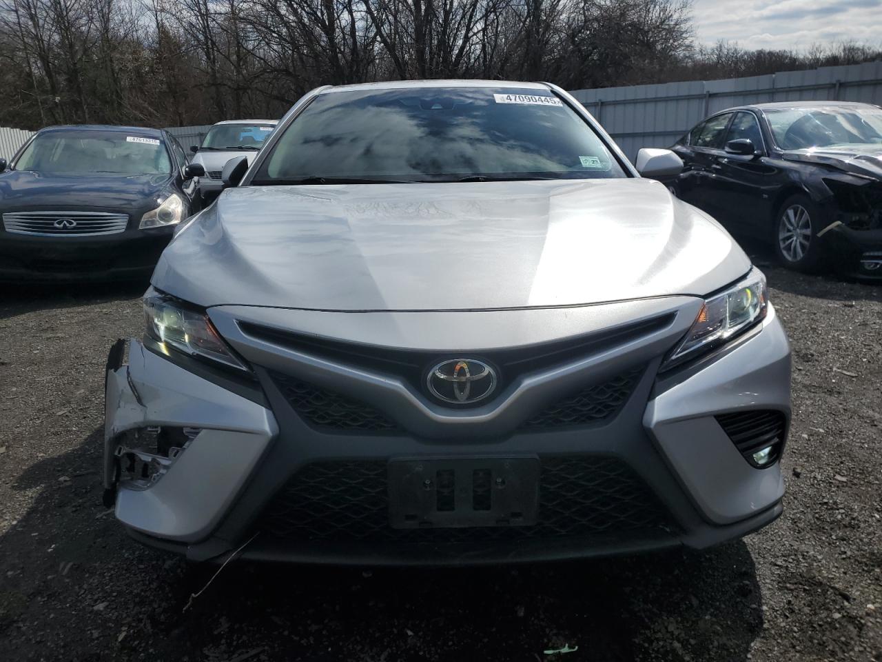 2018 Toyota Camry VIN 4T1B11HK0JU627725 Copart auction photo, front end / side damage thumbnail 5
