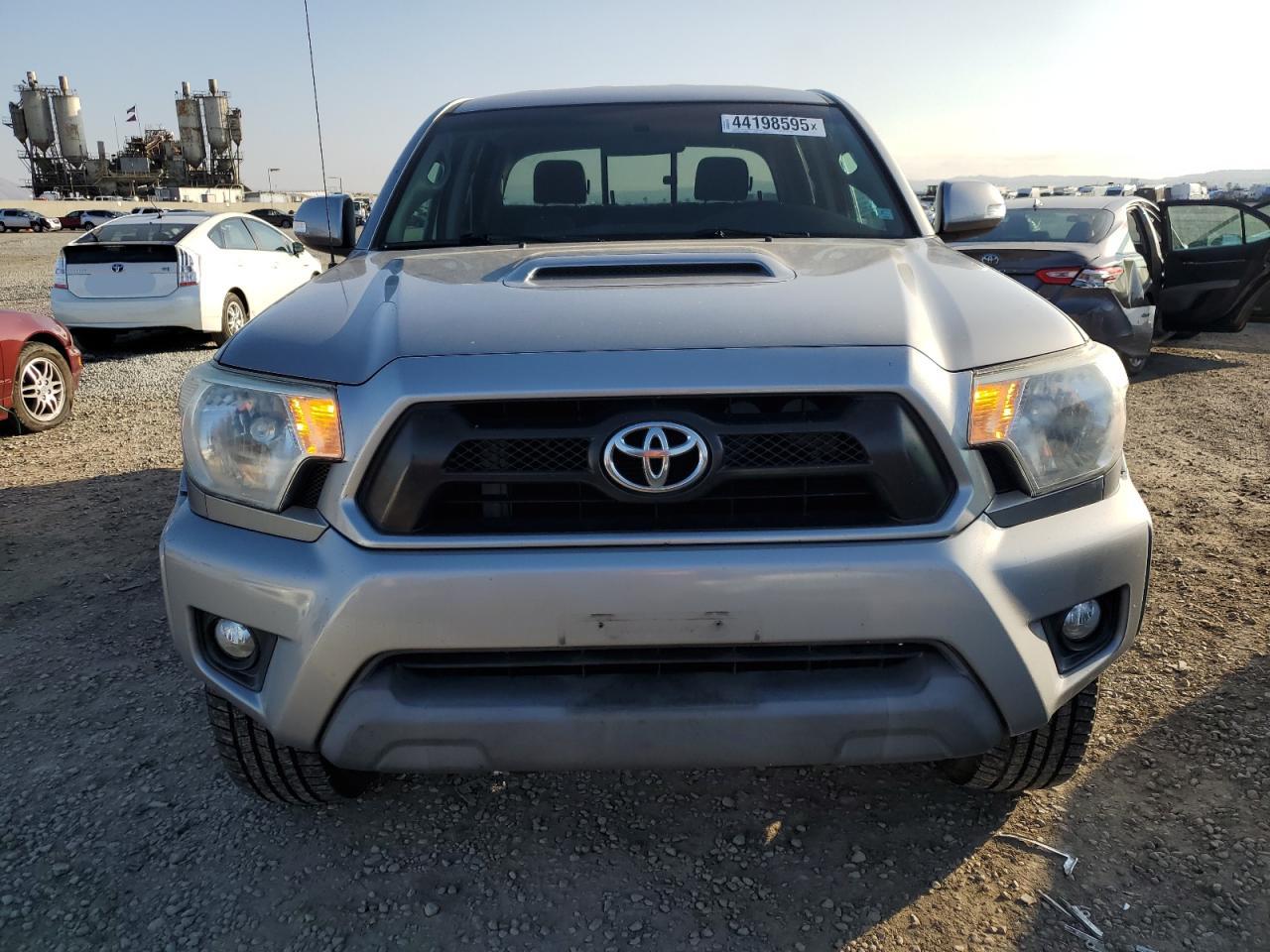 2015 Toyota Tacoma VIN 3TMJU4GN3FM190402 Copart auction photo, rear end damage thumbnail 5