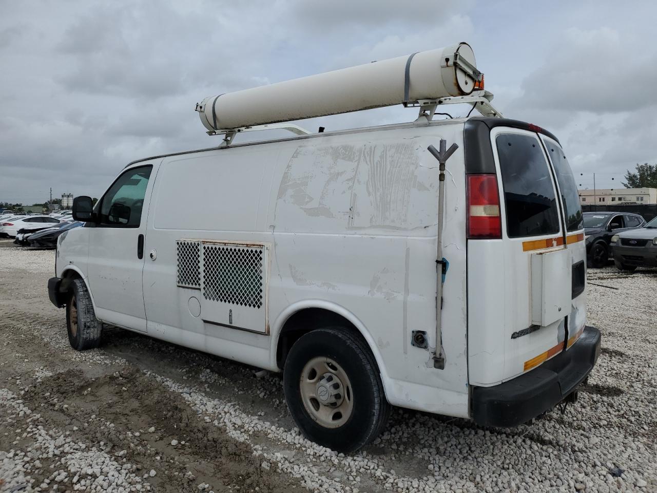 2008 Chevrolet Express VIN 1GCHG35K481158809 Copart auction photo, minor dent/scratches damage thumbnail 2