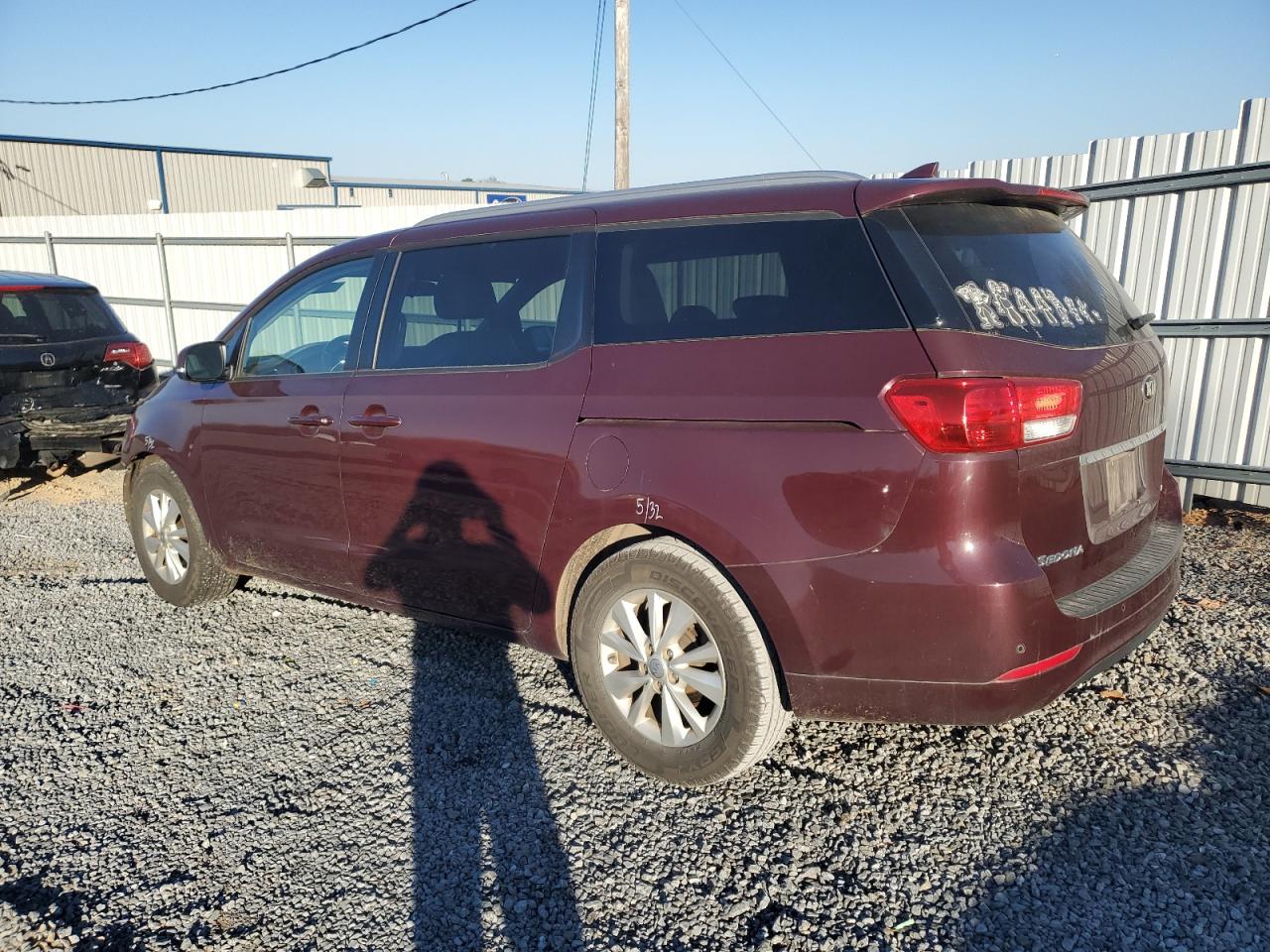 2017 KIA Sedona VIN KNDMB5C18H6308667 Copart auction photo, front end damage thumbnail 2