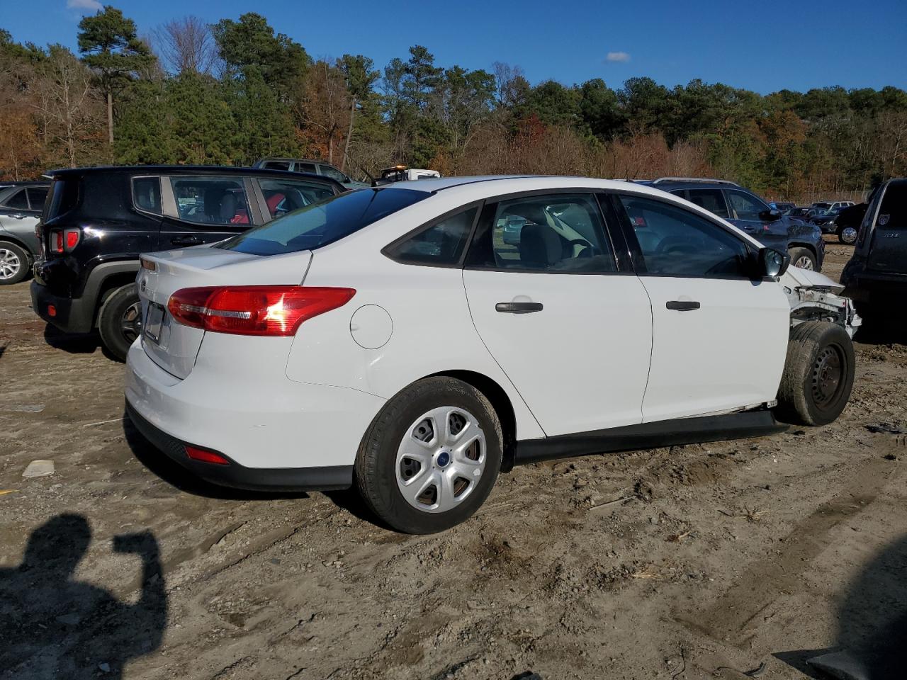 2016 Ford Focus VIN 1FADP3E28GL354405 Copart auction photo, front end / side damage thumbnail 3