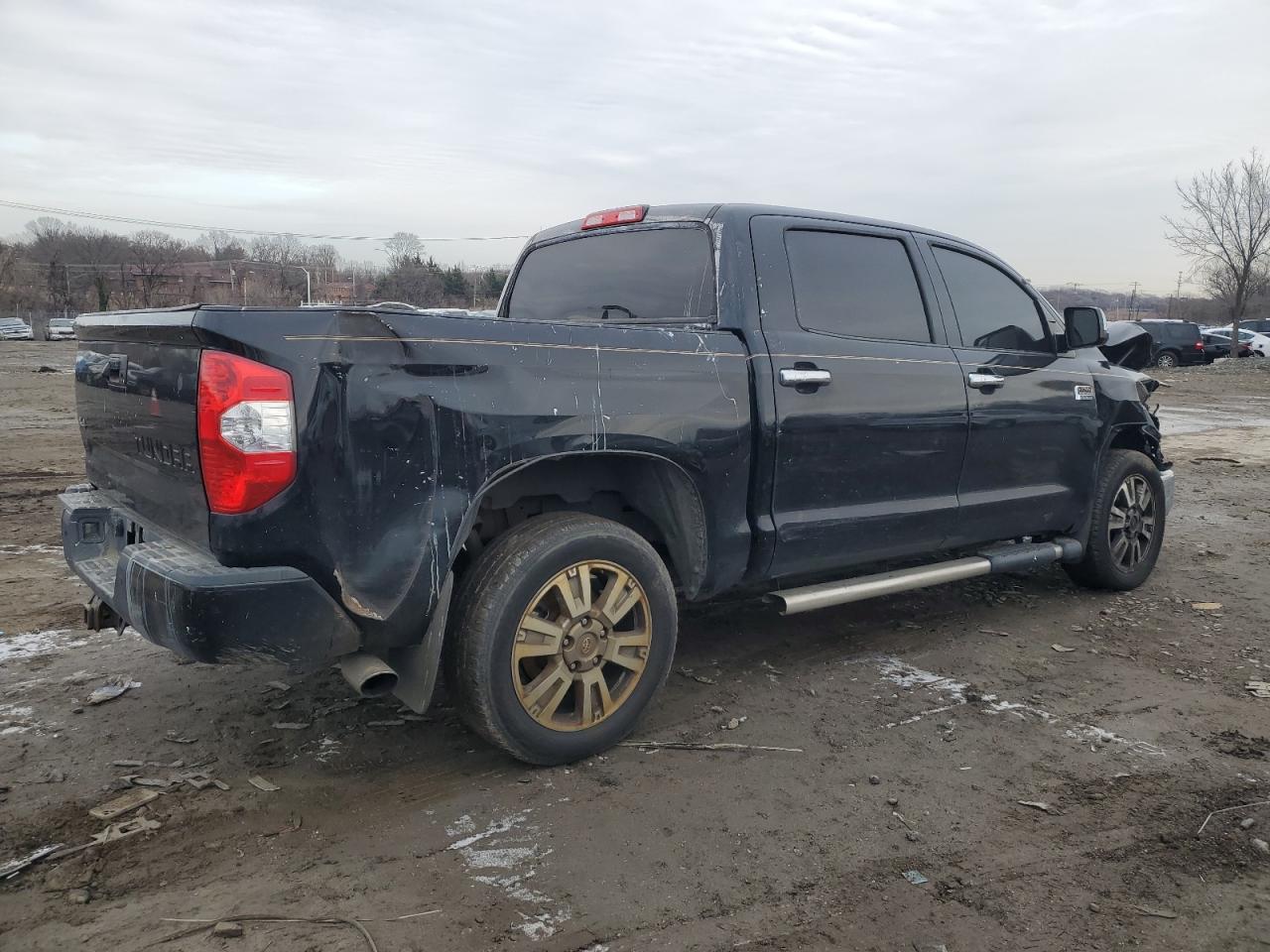 2016 Toyota Tundra VIN 5TFAY5F19GX528387 Copart auction photo, front end / rear end damage thumbnail 3