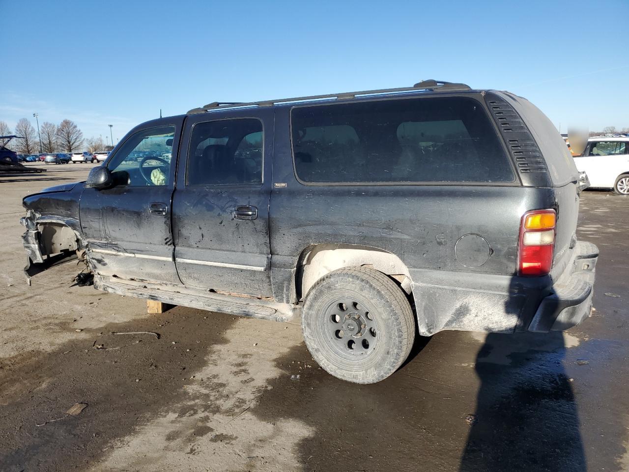 2003 Chevrolet Suburban VIN 3GNFK16Z53G140553 Copart auction photo, front end damage thumbnail 2