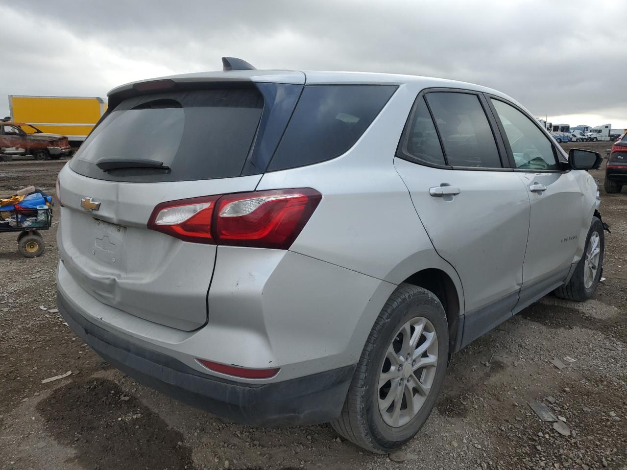 2020 Chevrolet Equinox VIN 3GNAXHEV6LS682146 Copart auction photo, front end / minor dent/scratches damage thumbnail 3