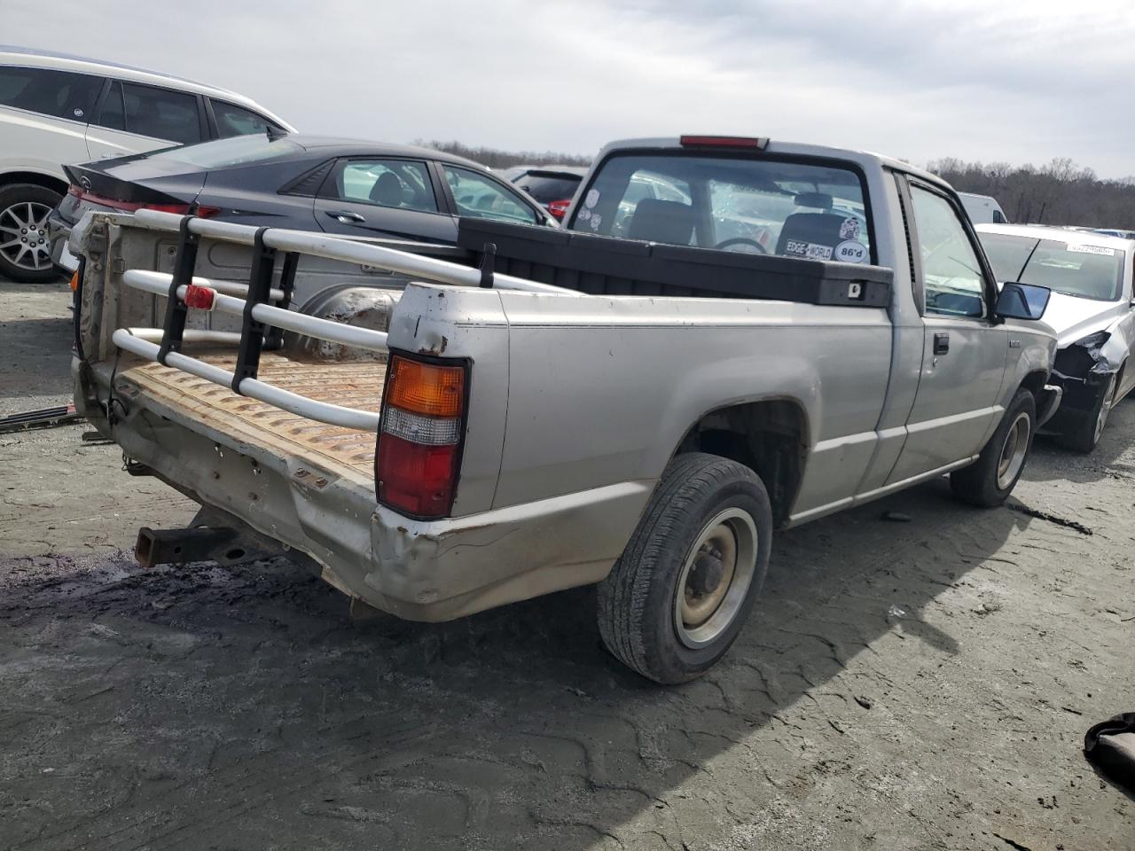 1994 Mitsubishi Mighty VIN JA7LS21GXRP013712 Copart auction photo, all over damage thumbnail 3