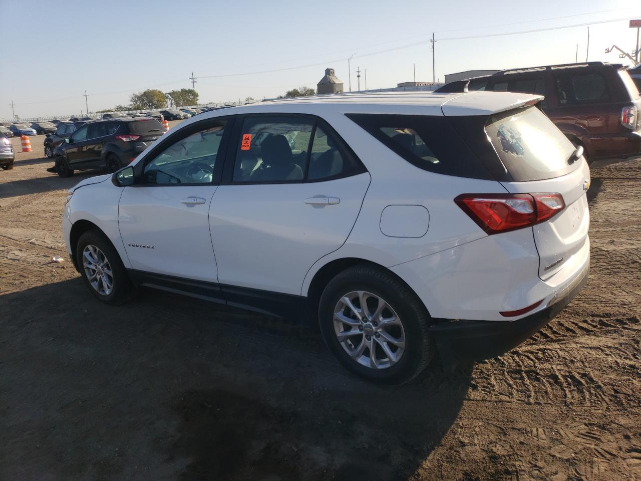 2018 Chevrolet Equinox VIN 2GNAXREVXJ6215104 Copart auction photo, front end / side damage thumbnail 2