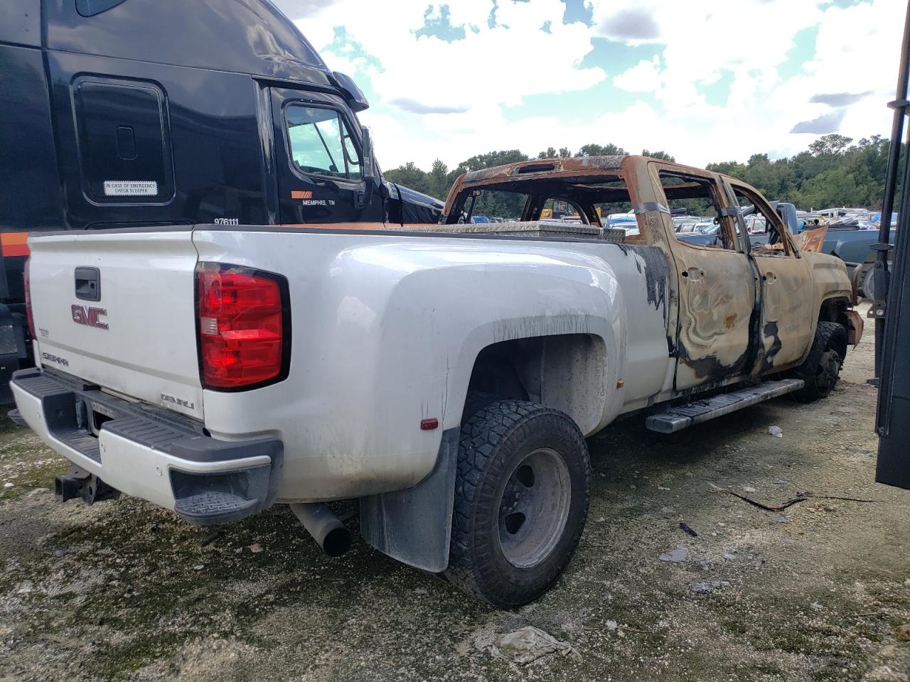 2016 GMC Sierra VIN 1GT42YE82GF194224 Copart auction photo, burn damage thumbnail 3