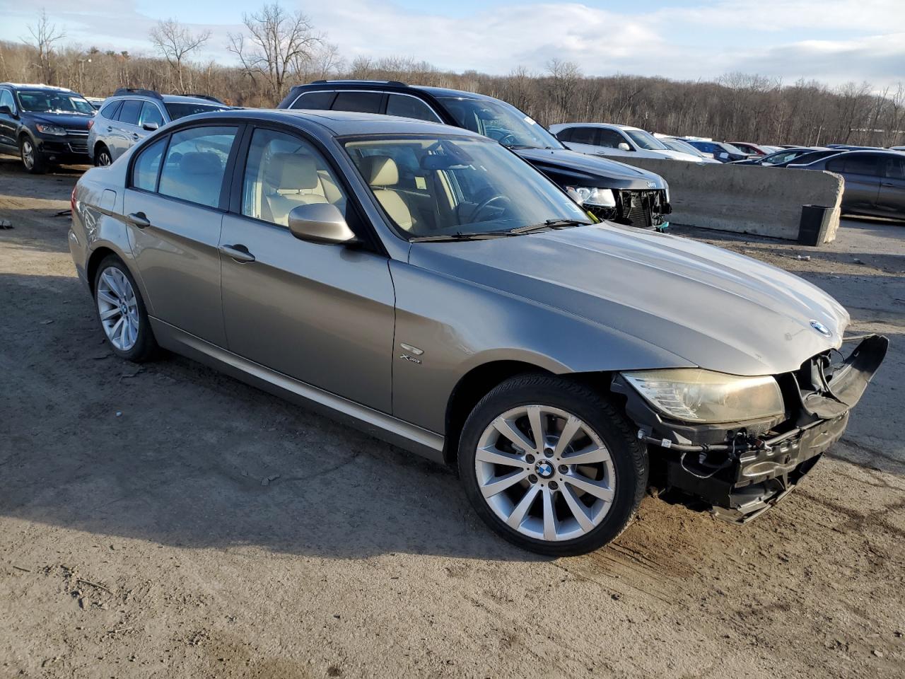 2011 BMW 3er VIN WBAPK7C51BA821529 Copart auction photo, front end damage thumbnail 4