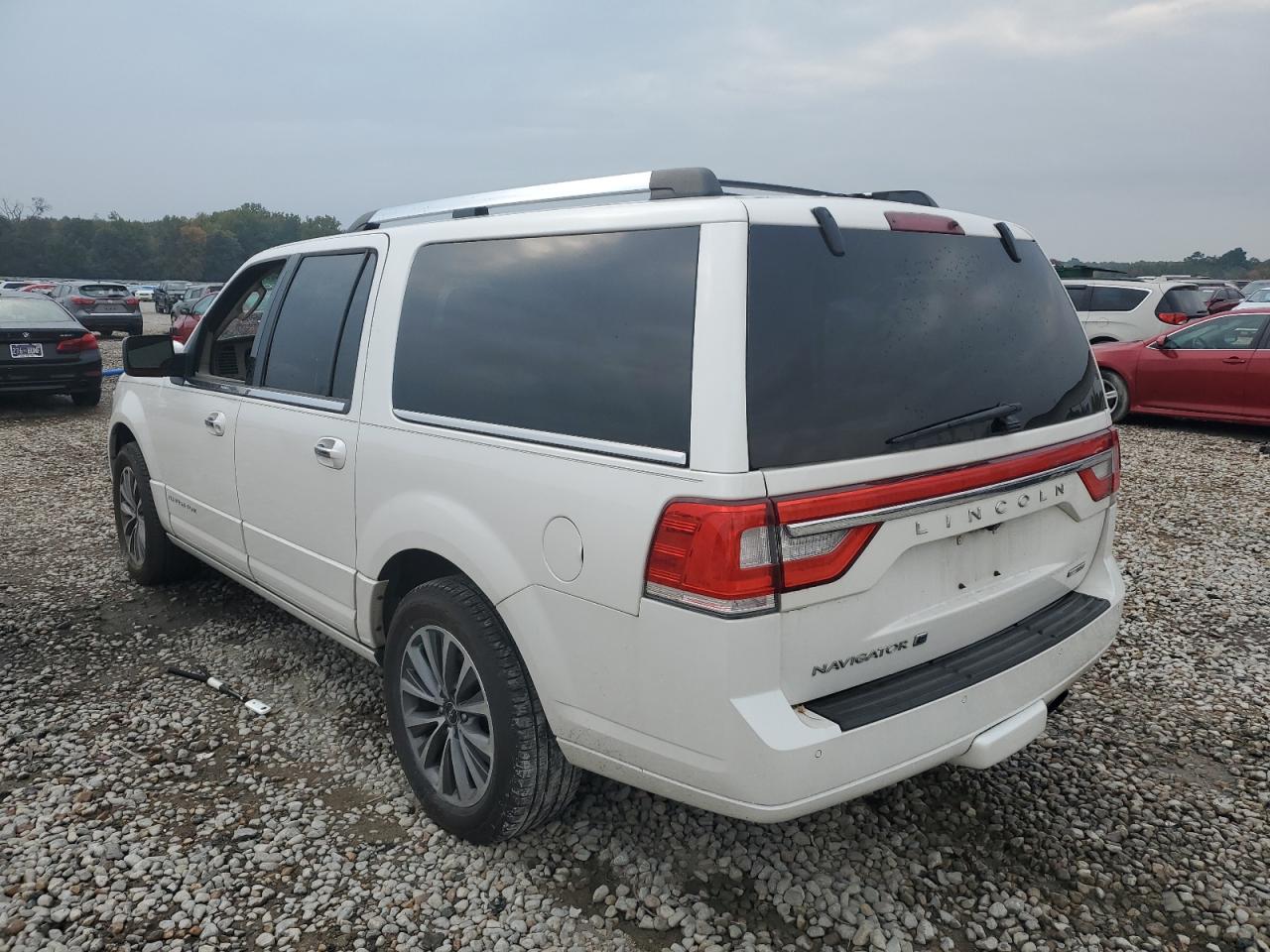 2015 Lincoln Navigator VIN 5LMJJ3HT1FEJ03496 Copart auction photo, front end damage thumbnail 2