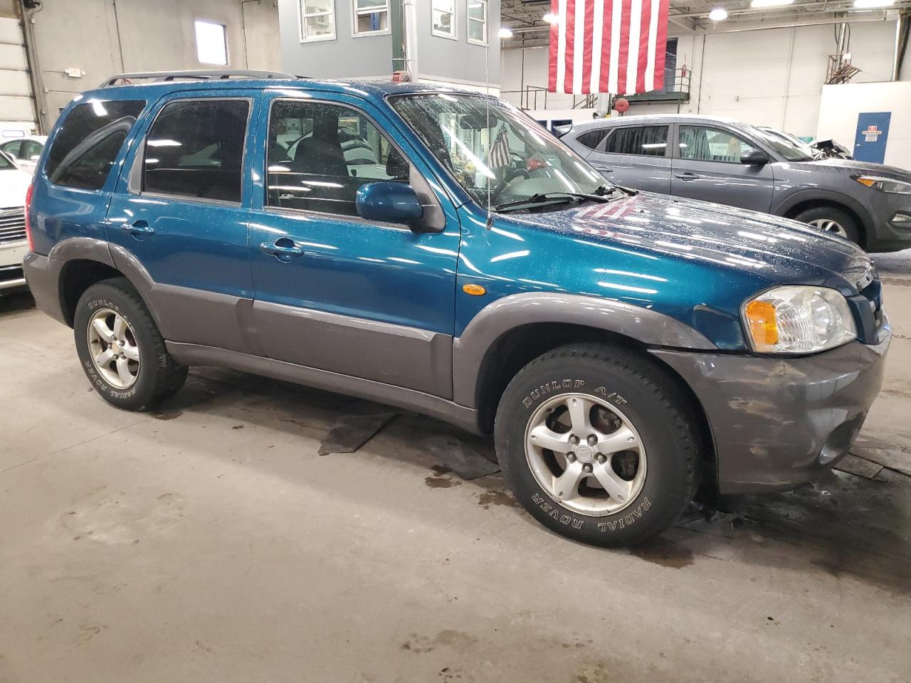 2005 Mazda Tribute VIN 4F2CZ94175KM05942 Copart auction photo, minor dent/scratches / undercarriage damage thumbnail 4