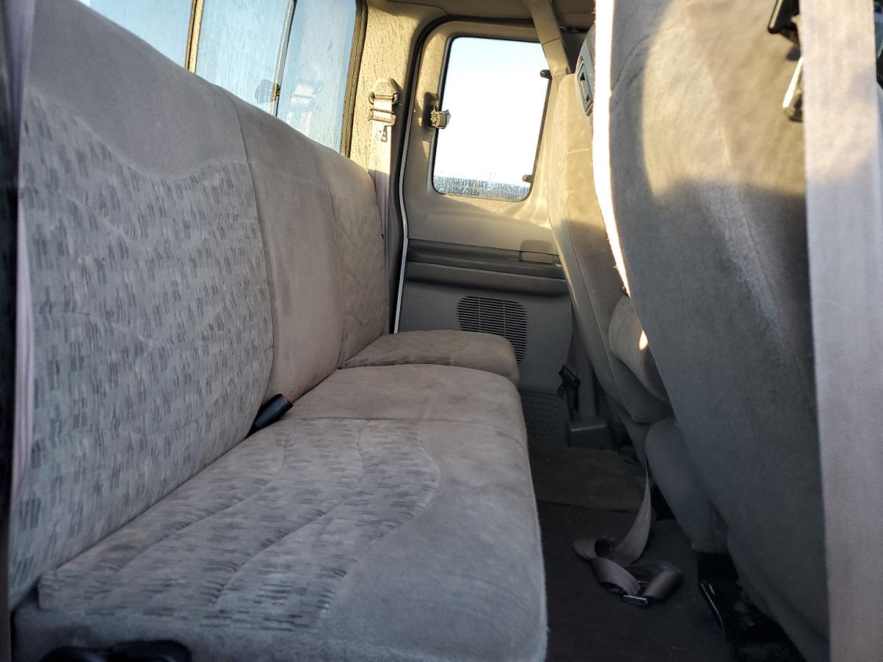 2000 Ford F250 VIN 1FTNX21F1YED22550 Copart auction photo, vandalism / minor dent/scratches damage thumbnail 10