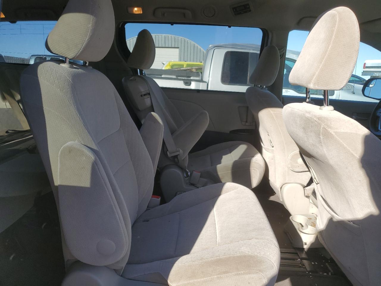 2017 Toyota Sienna VIN 5TDKZ3DC8HS847703 Copart auction photo, front end / minor dent/scratches damage thumbnail 11