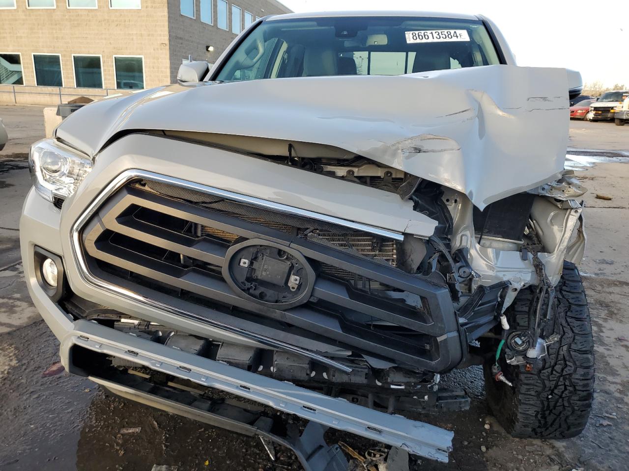 2020 Toyota Tacoma VIN 3TMCZ5AN3LM324443 Copart auction photo, front end damage thumbnail 5