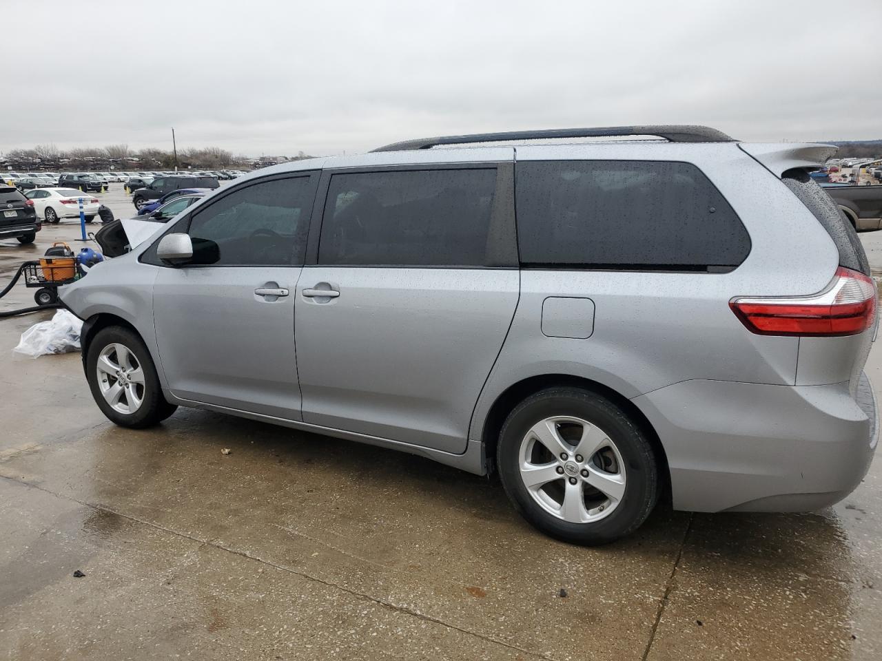 2015 Toyota Sienna VIN 5TDKK3DC1FS680795 Copart auction photo, front end damage thumbnail 2