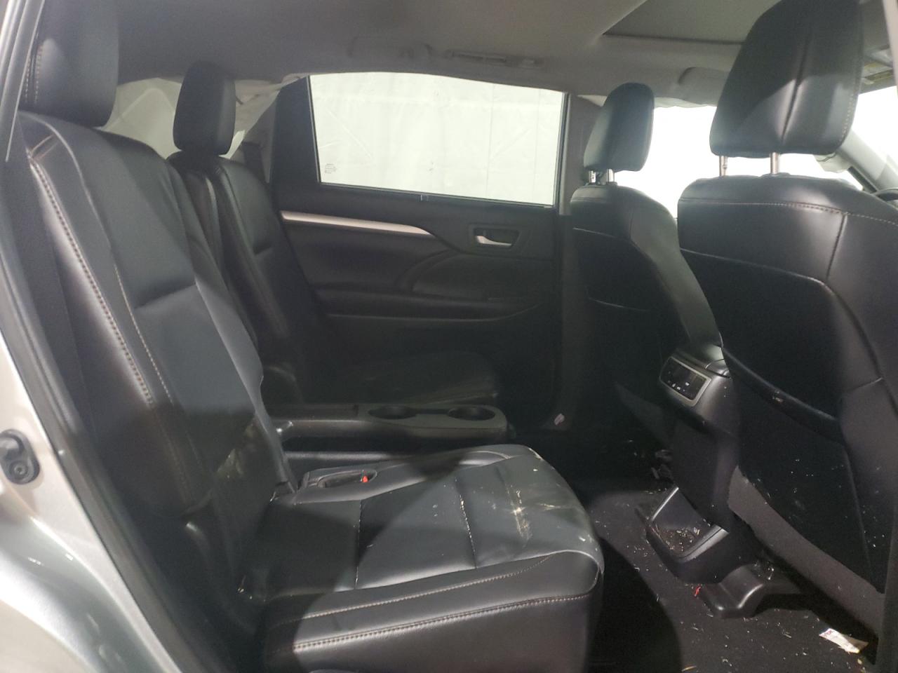 2019 Toyota Highlander VIN 5TDJZRFH4KS921228 Copart auction photo, front end damage thumbnail 11