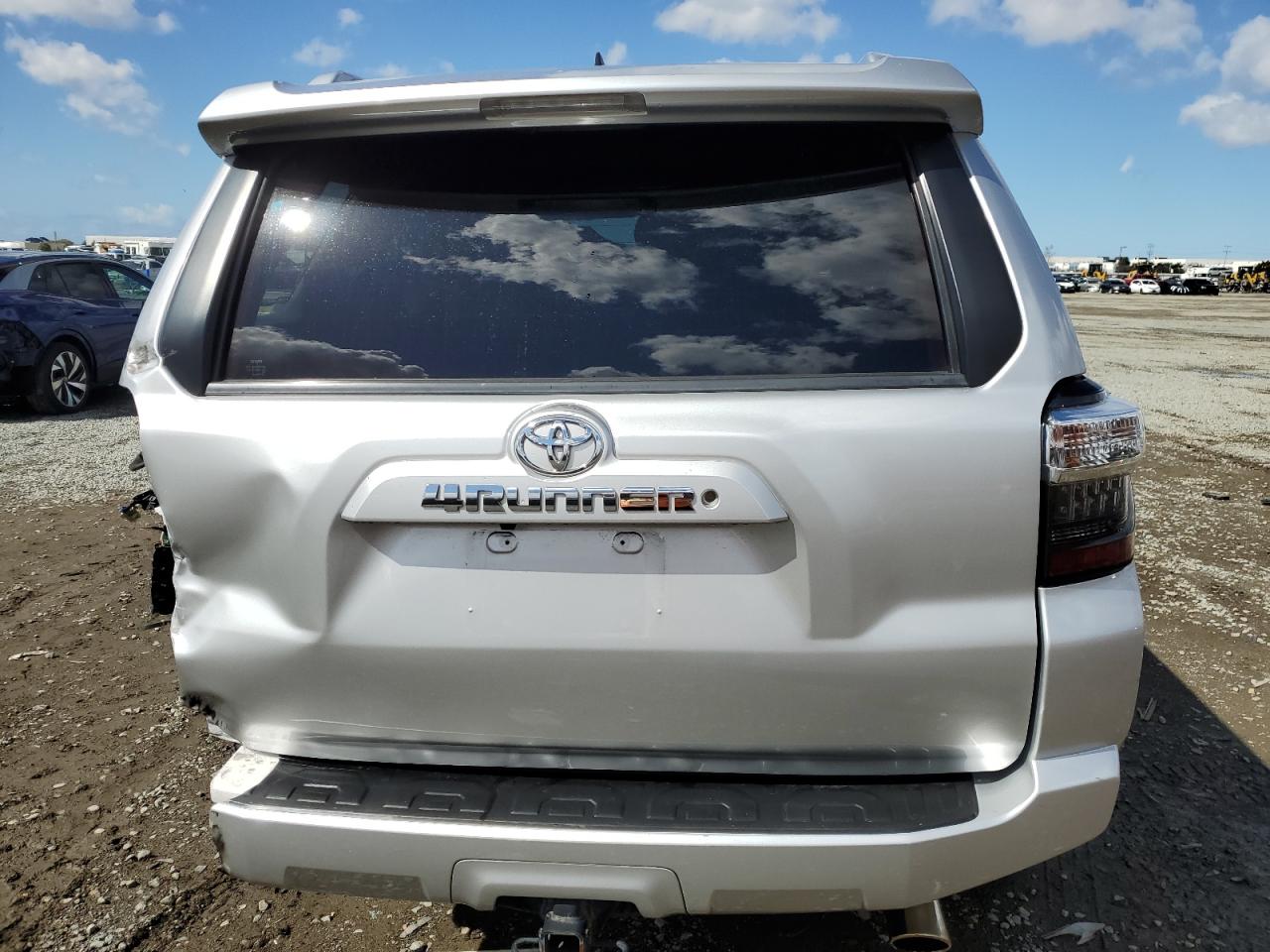 2015 Toyota 4Runner VIN JTEZU5JR9F5100045 Copart auction photo, rear end damage thumbnail 6