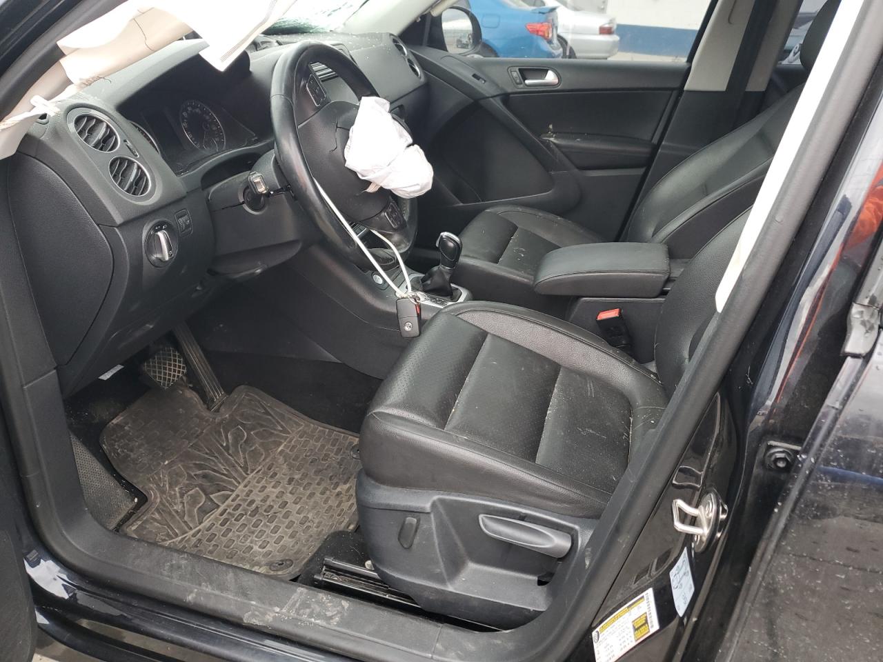 2017 Volkswagen Tiguan VIN WVGBV7AX8HK037629 Copart auction photo, front end damage thumbnail 7