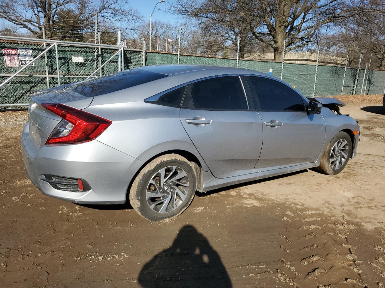 2016 Honda Civic VIN 19XFC2F71GE237907 Copart auction photo, front end / minor dent/scratches damage thumbnail 3