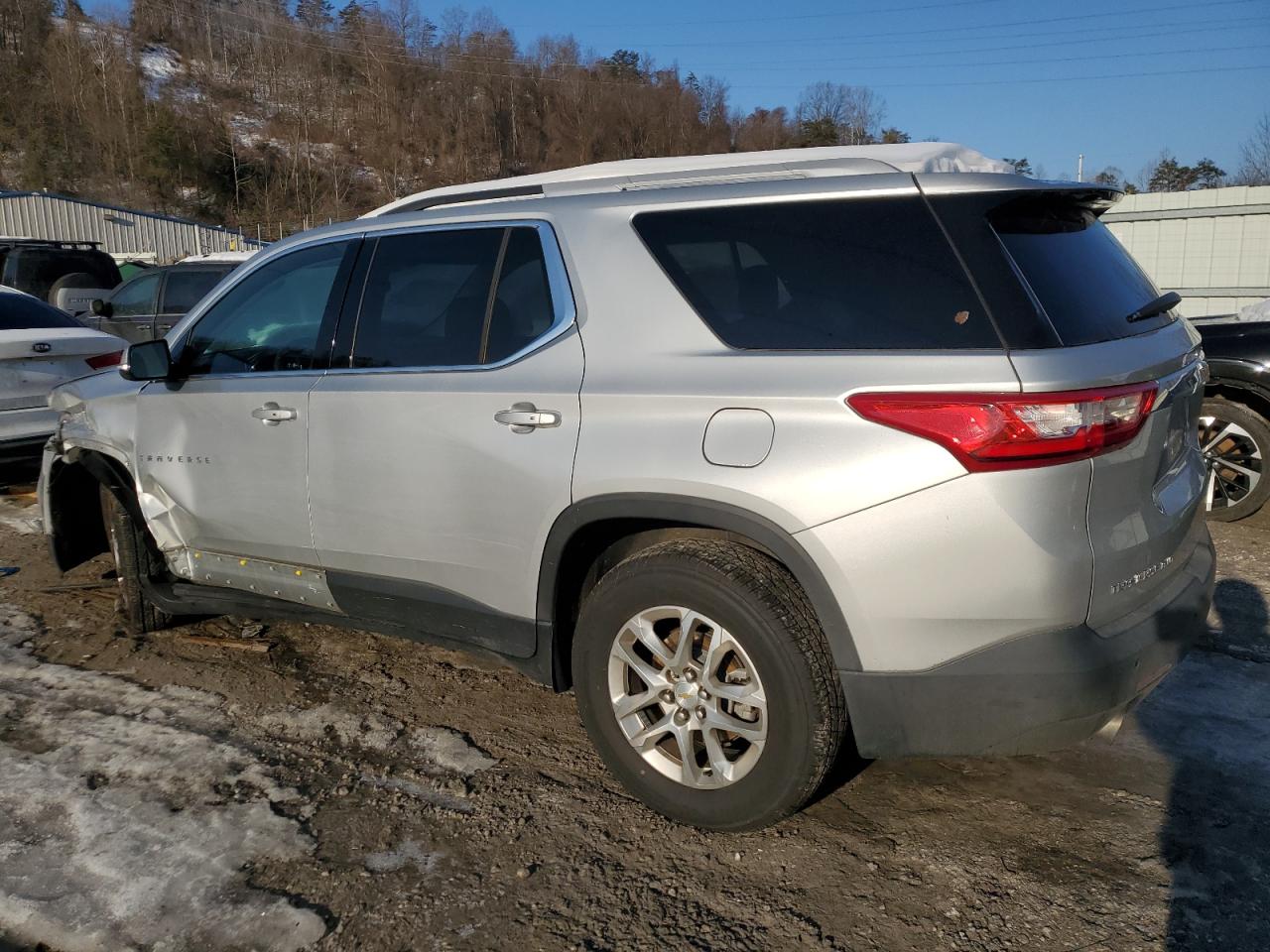 2018 Chevrolet Traverse VIN 1GNEVGKW0JJ146208 Copart auction photo, front end / side damage thumbnail 2