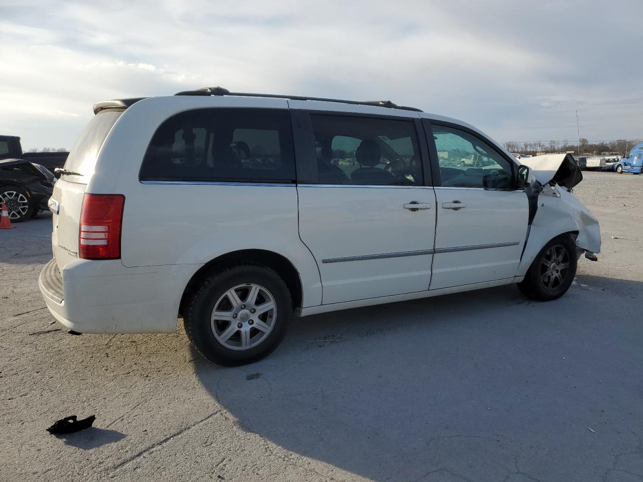 2010 Chrysler Town & Country VIN 2A4RR8DX9AR414401 Copart auction photo, front end damage thumbnail 3