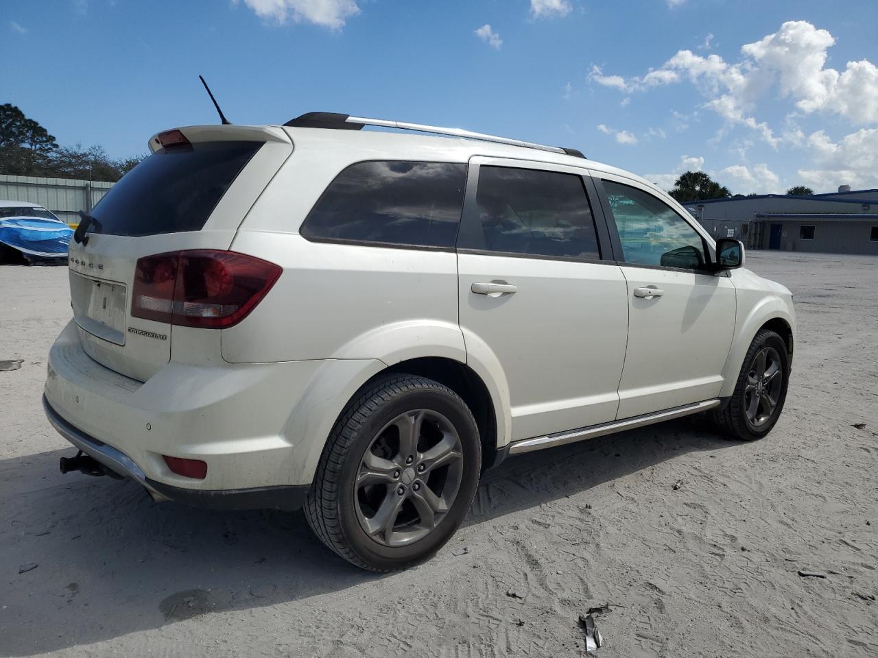 2015 Dodge Journey VIN 3C4PDDGG5FT633439 Copart auction photo, undercarriage / minor dent/scratches damage thumbnail 3