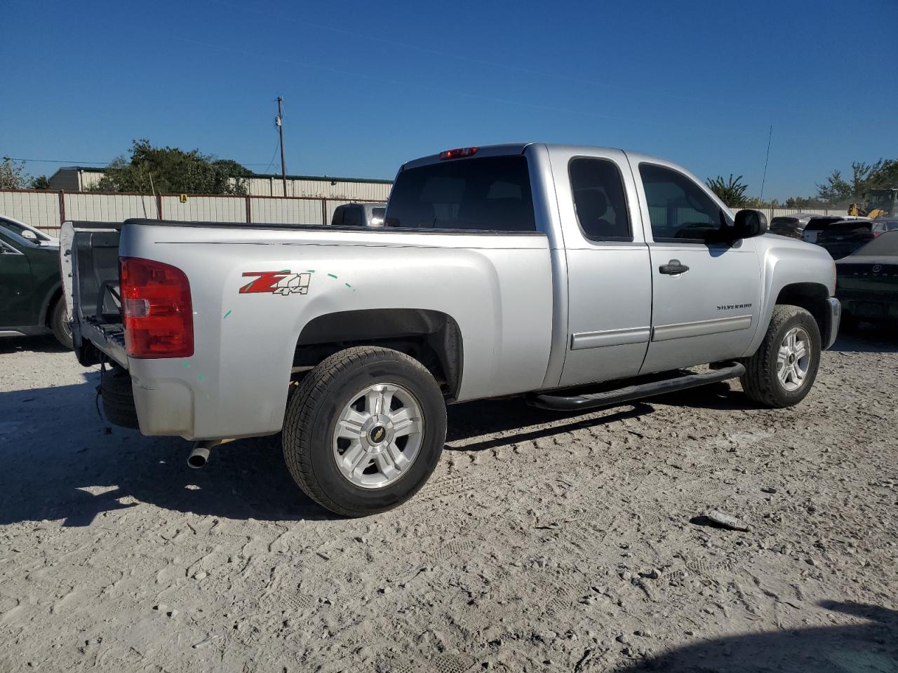 2013 Chevrolet Silverado VIN 1GCRKSE70DZ256031 Copart auction photo, rear end damage thumbnail 3