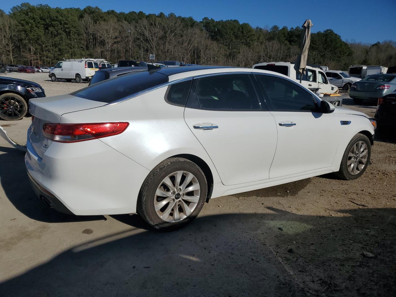 2016 KIA Optima VIN 5XXGU4L35GG008345 Copart auction photo, front end damage thumbnail 3