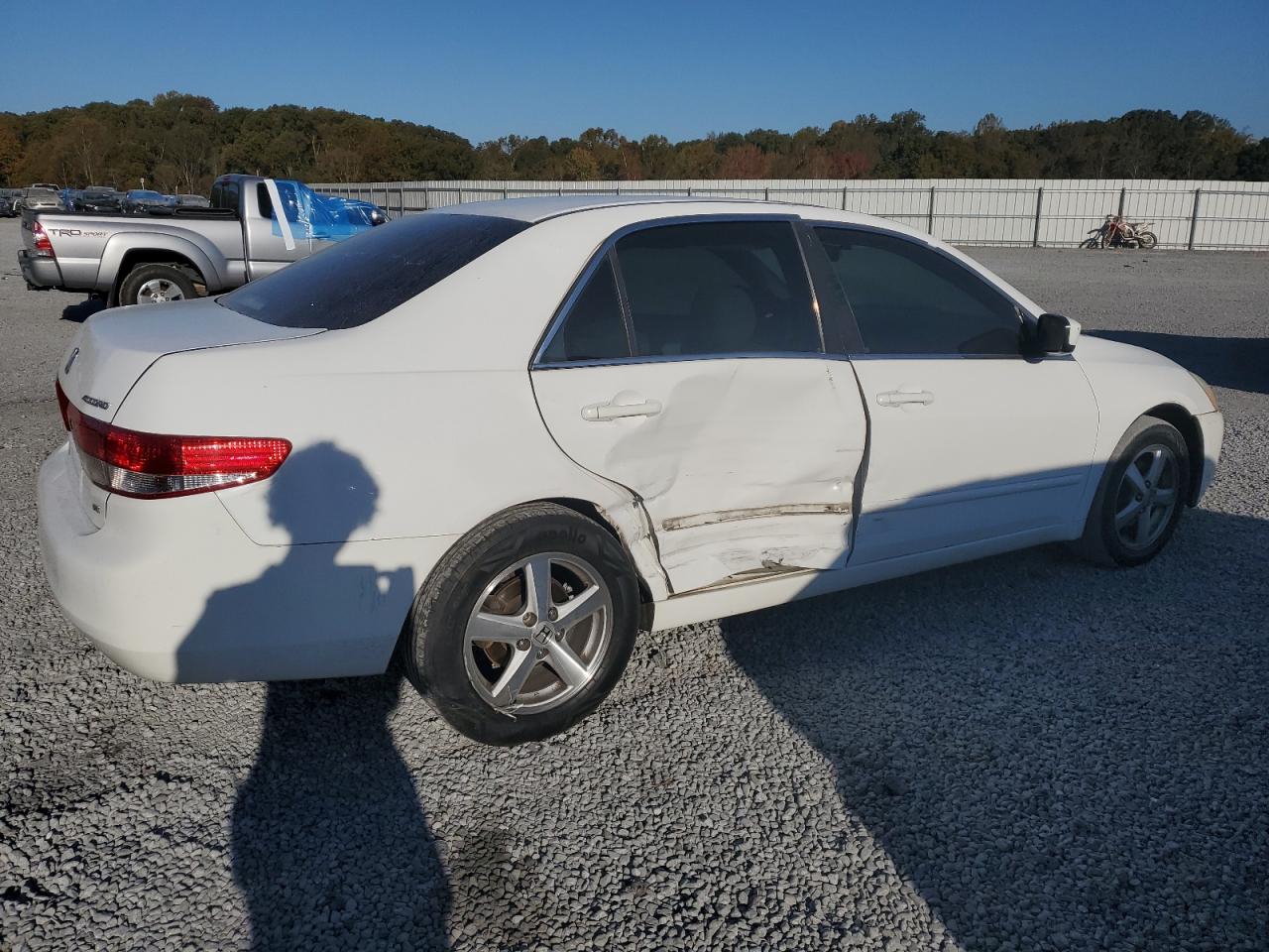 2004 Honda Accord VIN 1HGCM56664A101233 Copart auction photo, side damage thumbnail 3
