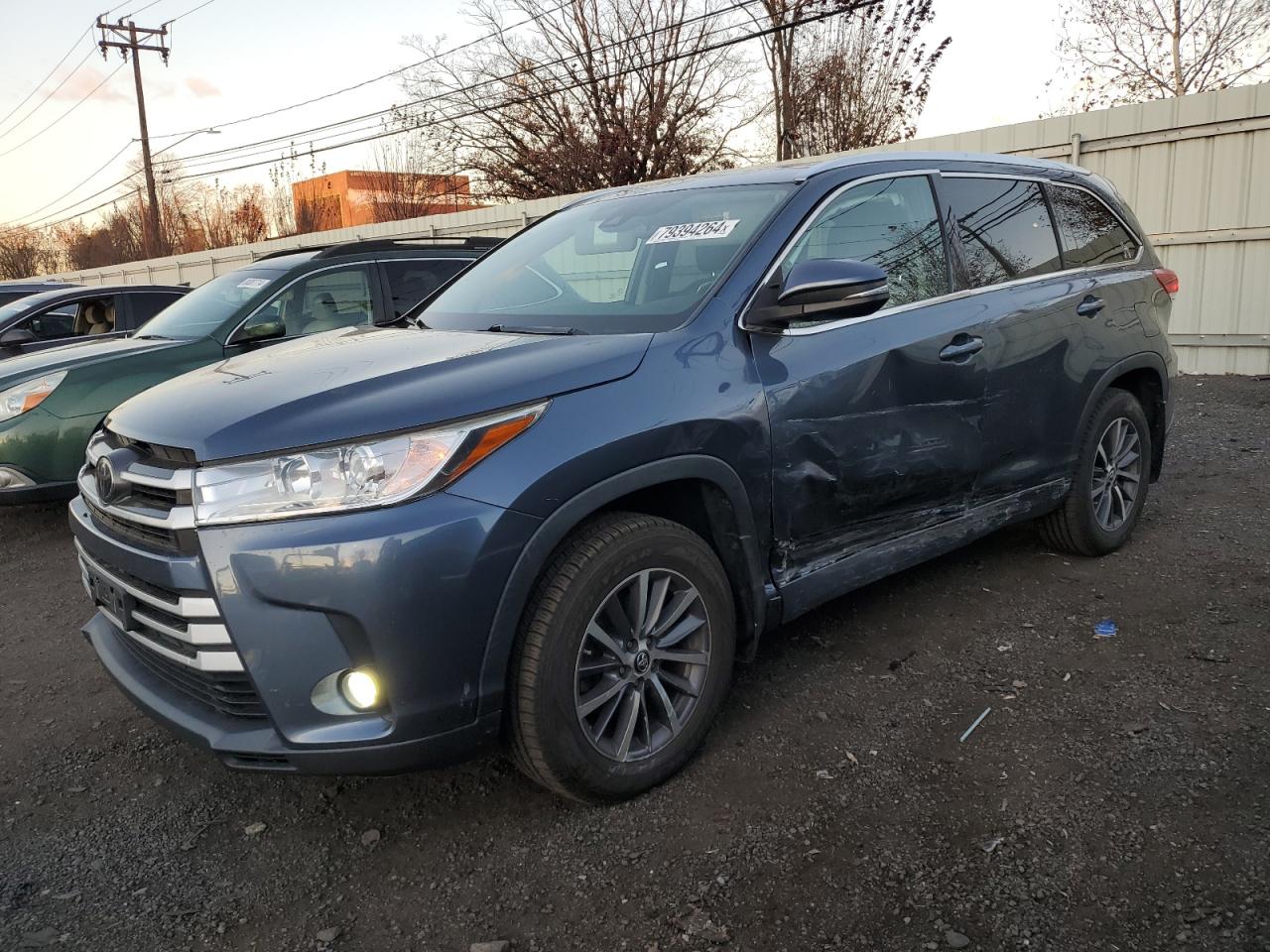 2017 Toyota Highlander VIN 5TDJZRFHXHS423804