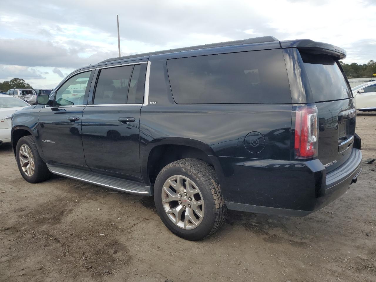 2015 GMC Yukon VIN 1GKS1HKC9FR520282 Copart auction photo, side damage thumbnail 2