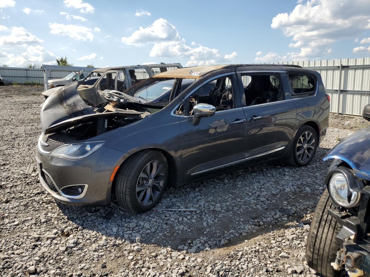 2018 Chrysler Pacifica VIN 2C4RC1GG5JR107267 - Copart auction photo