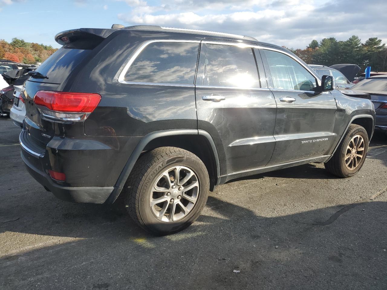 2015 Jeep Grand Cherokee VIN 1C4RJFBG8FC748407 Copart auction photo, frame damage / front end damage thumbnail 3