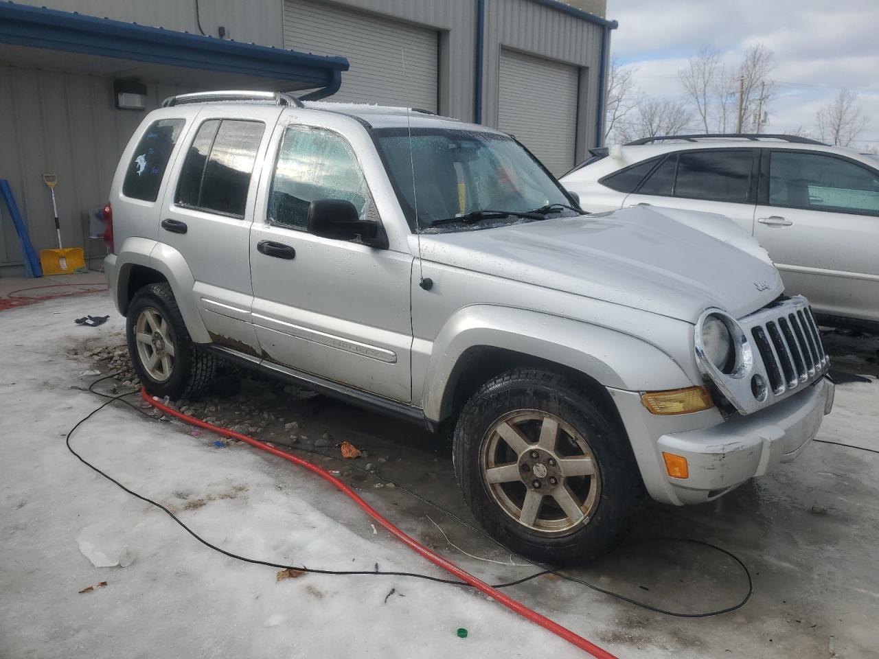2006 Jeep Liberty (North America) VIN 1J4GL58K36W293062 Copart auction photo, front end damage thumbnail 4