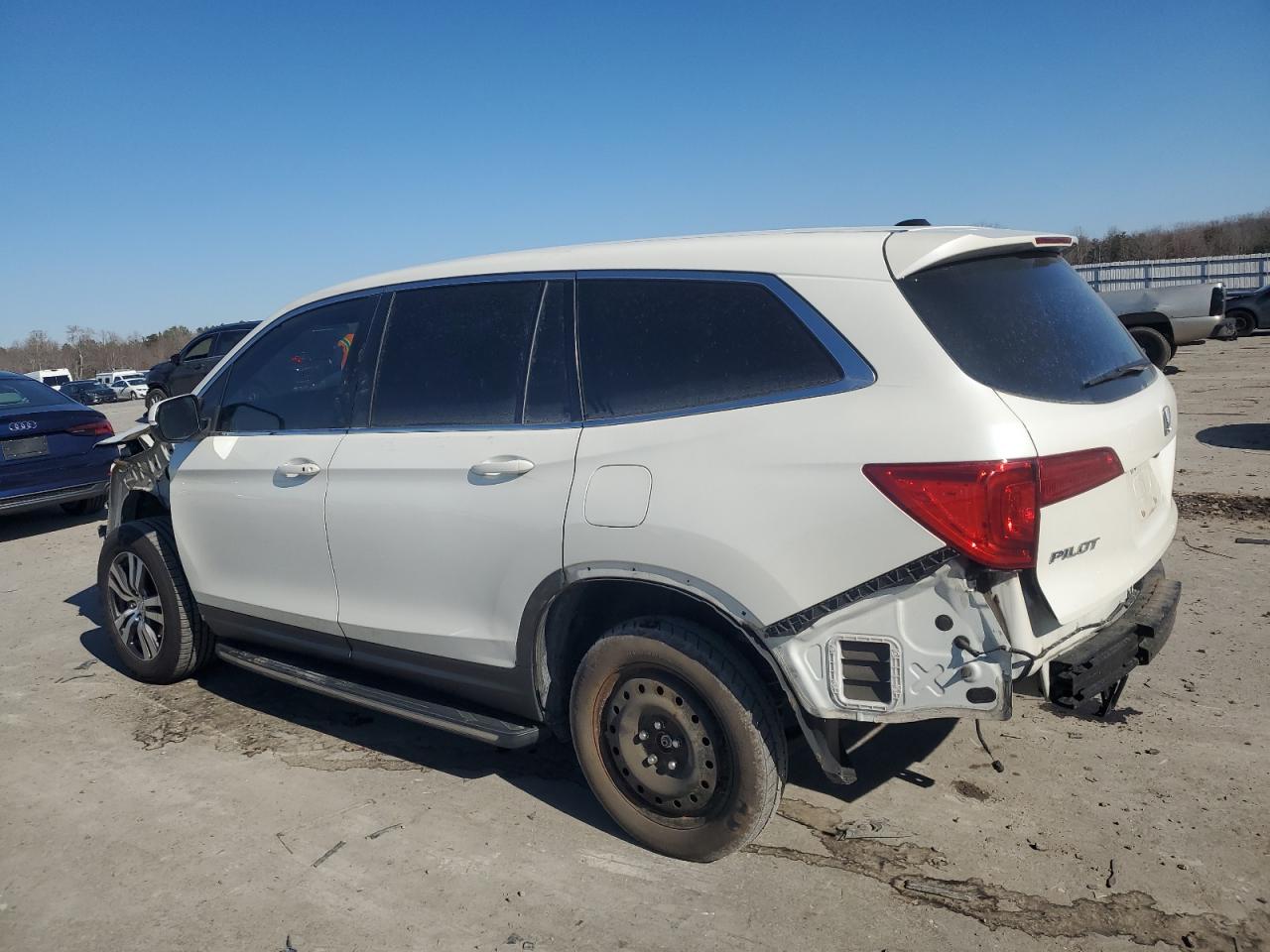 2018 Honda Pilot VIN 5FNYF6H55JB040582 Copart auction photo, front end / rear end damage thumbnail 2