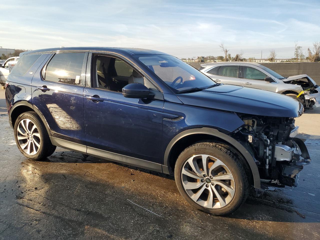 2020 Land Rover Discovery VIN SALCP2FX7LH863983 Copart auction photo, front end damage thumbnail 4